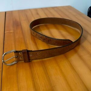 Leather Belt - Paisley design indented - 34